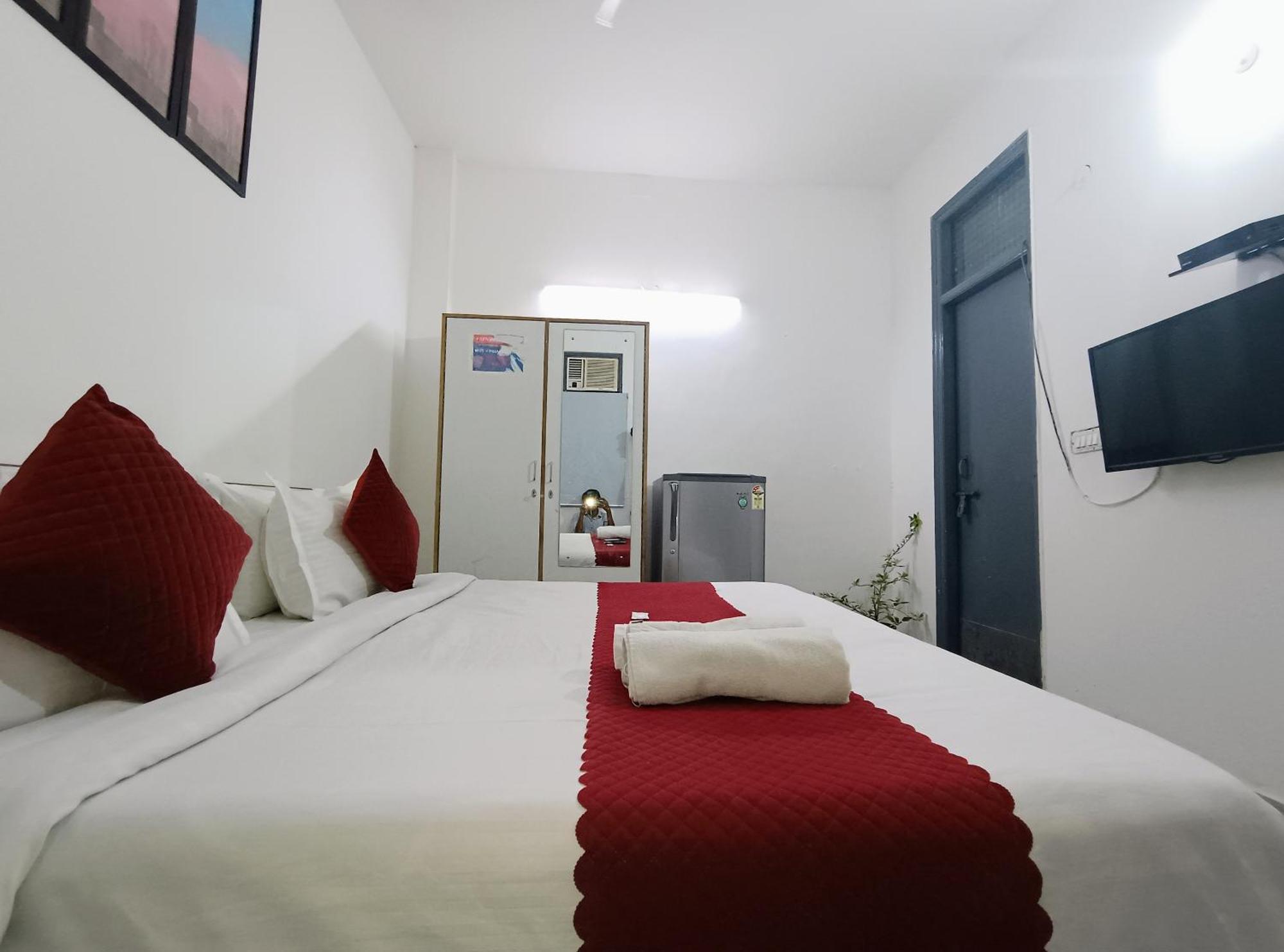 ניו דלהי Hotel Hauz Khas Fort View מראה חיצוני תמונה