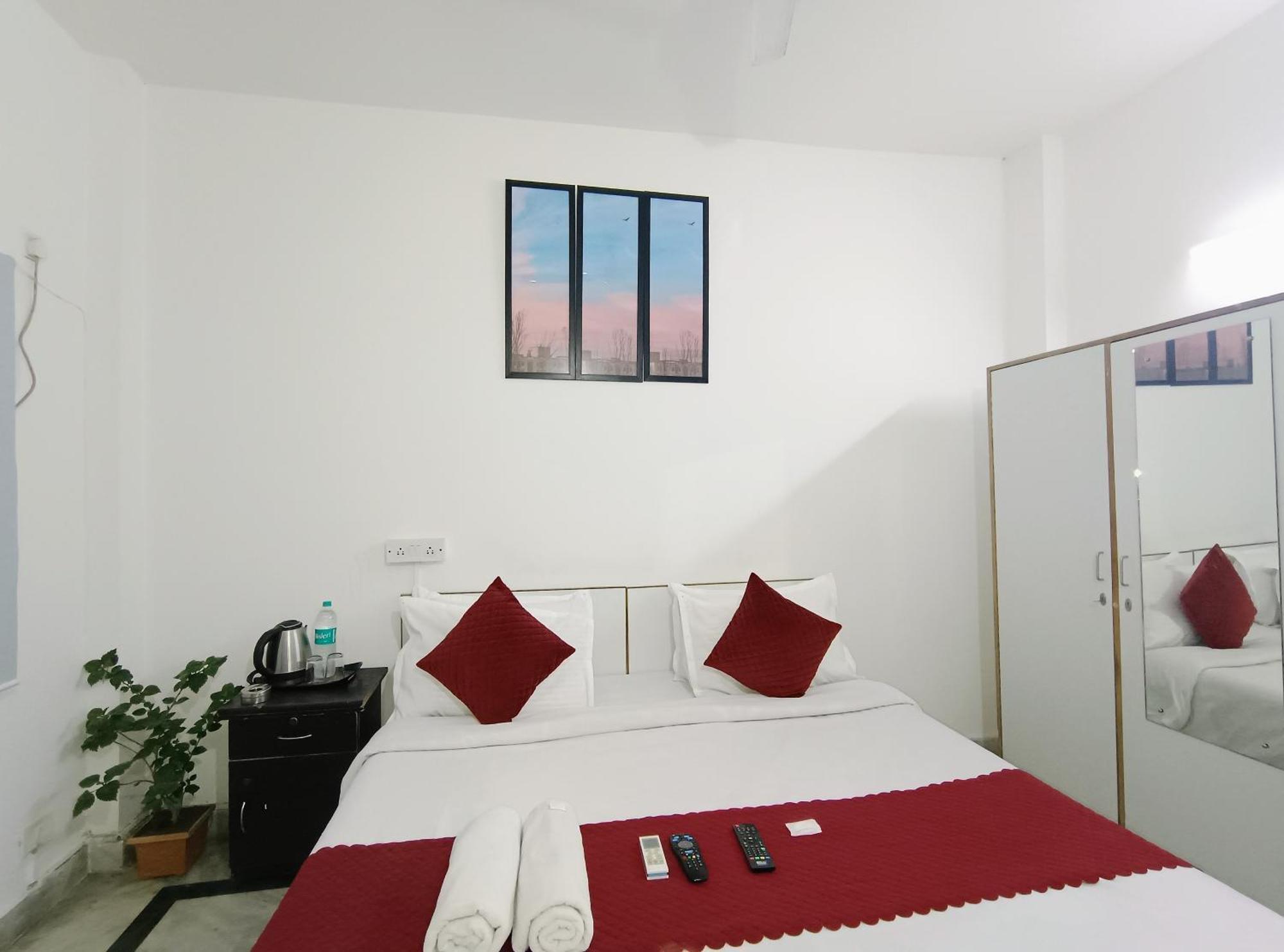 ניו דלהי Hotel Hauz Khas Fort View מראה חיצוני תמונה
