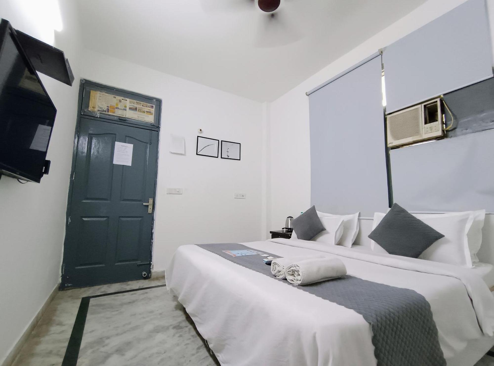 ניו דלהי Hotel Hauz Khas Fort View מראה חיצוני תמונה